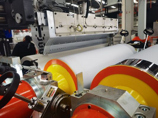 Αγορά Η γραμμή εξάντλησης ταινίας TPU με μία βίδα με απόδοση 500kg/h και πλάτος 1000-2000mm για την παραγωγή ταινίας χύτευσης TPU υψηλής ποιότητας online manufacture